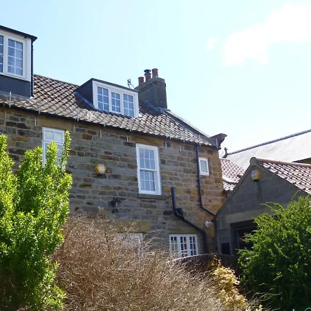 1 Church Cottages *