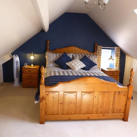 1 Church Cottages *